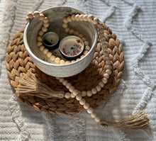 Load the image into the gallery, Mala de perles en bois naturel (guirlande décorative)