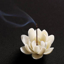 Load the image into the gallery, Porte-encens fleur de lotus blanc en céramique