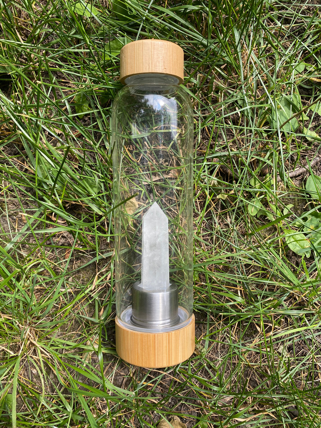 Bouteille d'eau avec quartz transparent