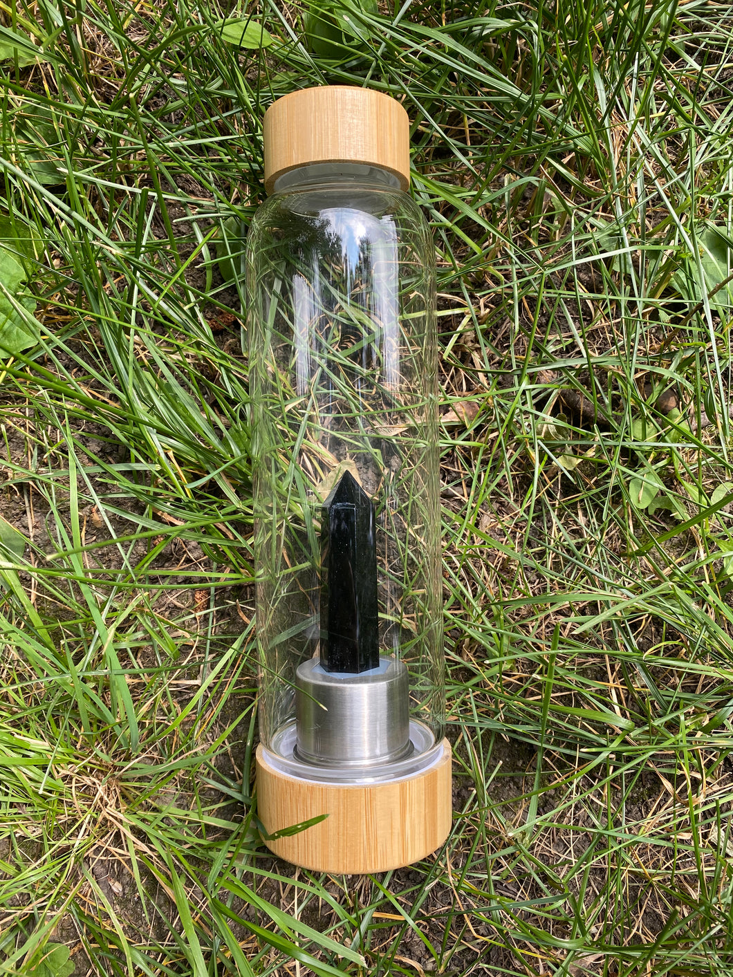 Bouteille d'eau avec quartz noir